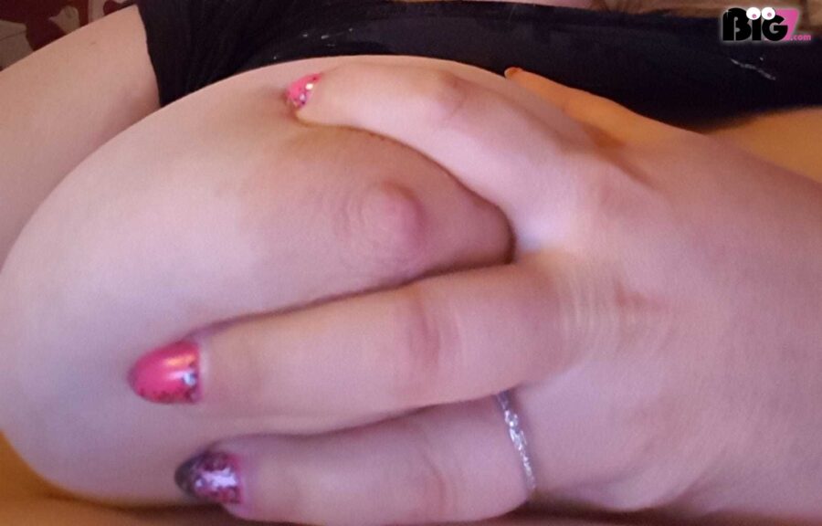 Ellibelli87 – Hier Live beim Camsex