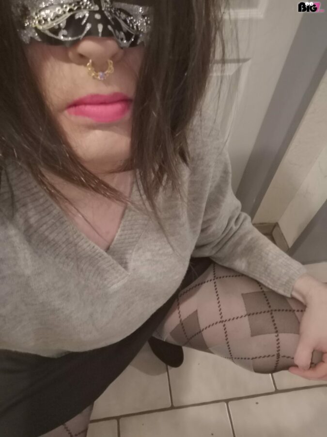 Trans-Sarina – Hier Live beim Camsex