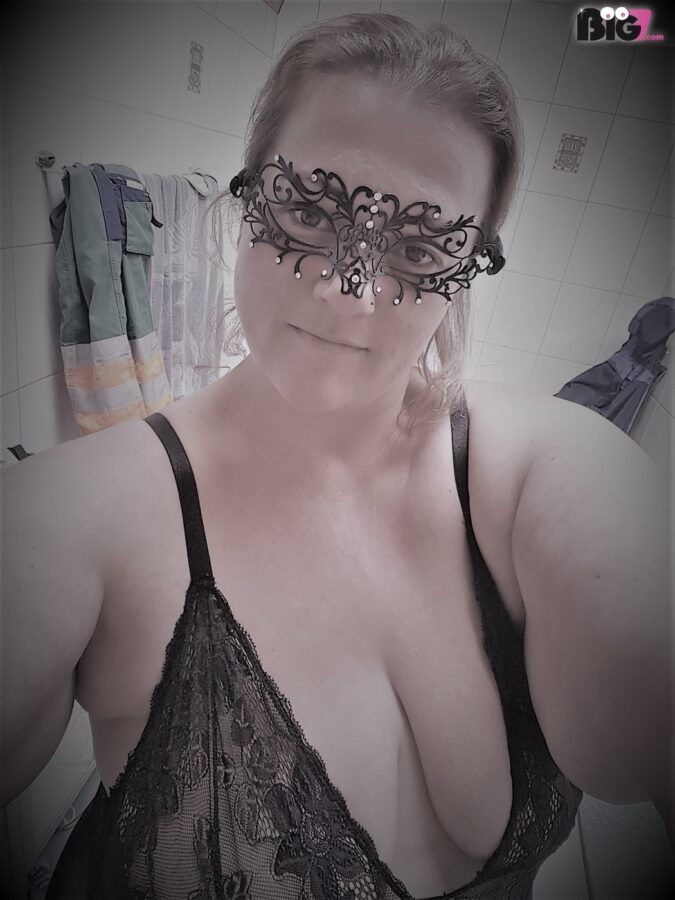hotlili86 – Hier Live beim Camsex