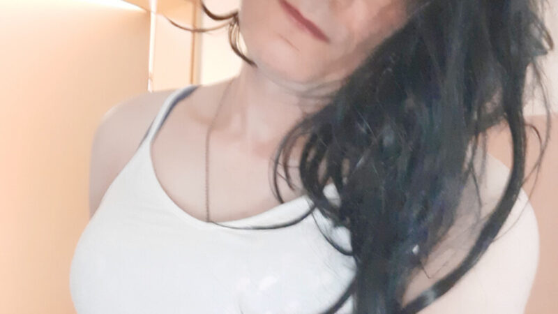 Sinachatgirl – Hier Live beim Camsex