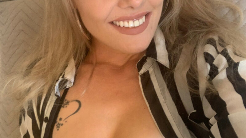 Leah-Bella – Hier Live beim Camsex