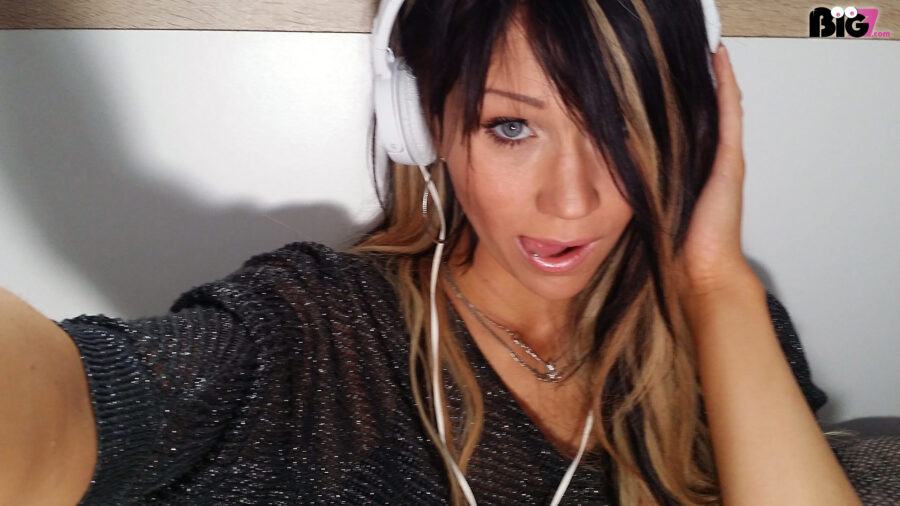 Romy-Sommer – Hier Live beim Camsex