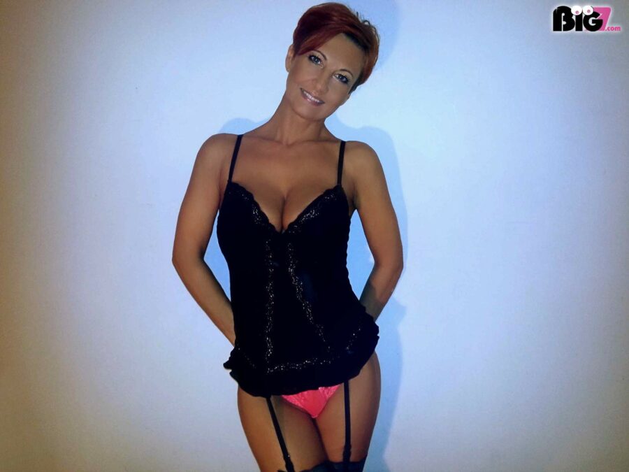 ReifeBenita – Hier Live beim Camsex