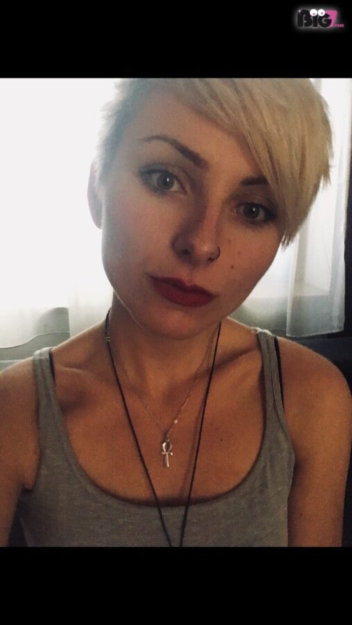 SabineHot – Hier Live beim Camsex