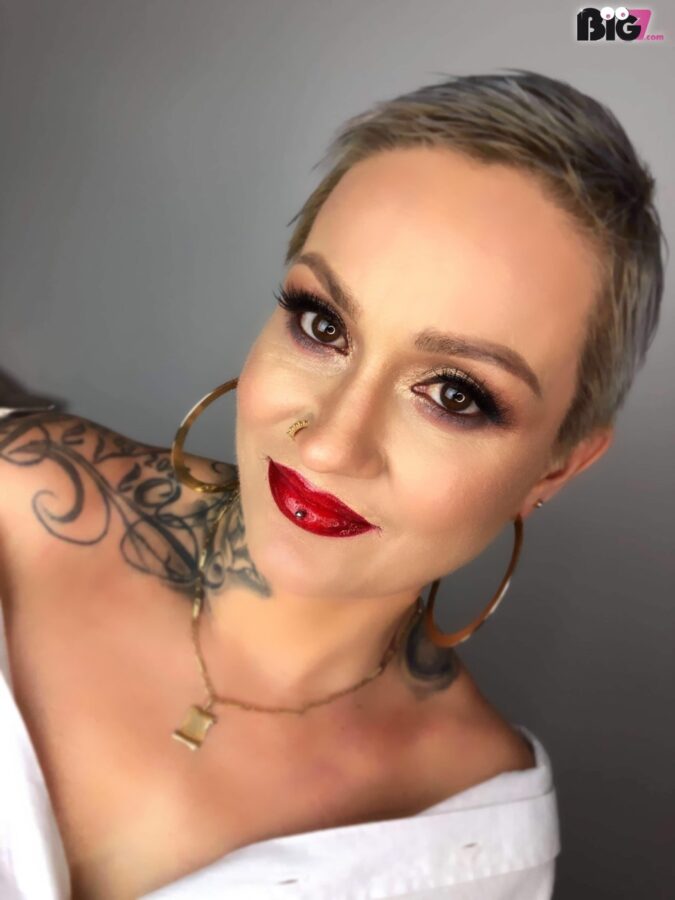 Wunderwaffe – Hier Live beim Camsex